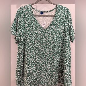 NWT Green Floral Luxe V Neck Old Navy
